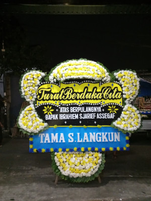 Papan Bunga Duka di Teluk Nibung